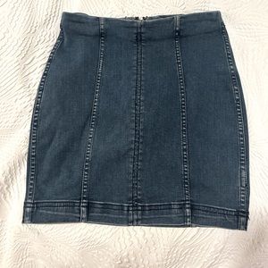 Stretch denim skirt